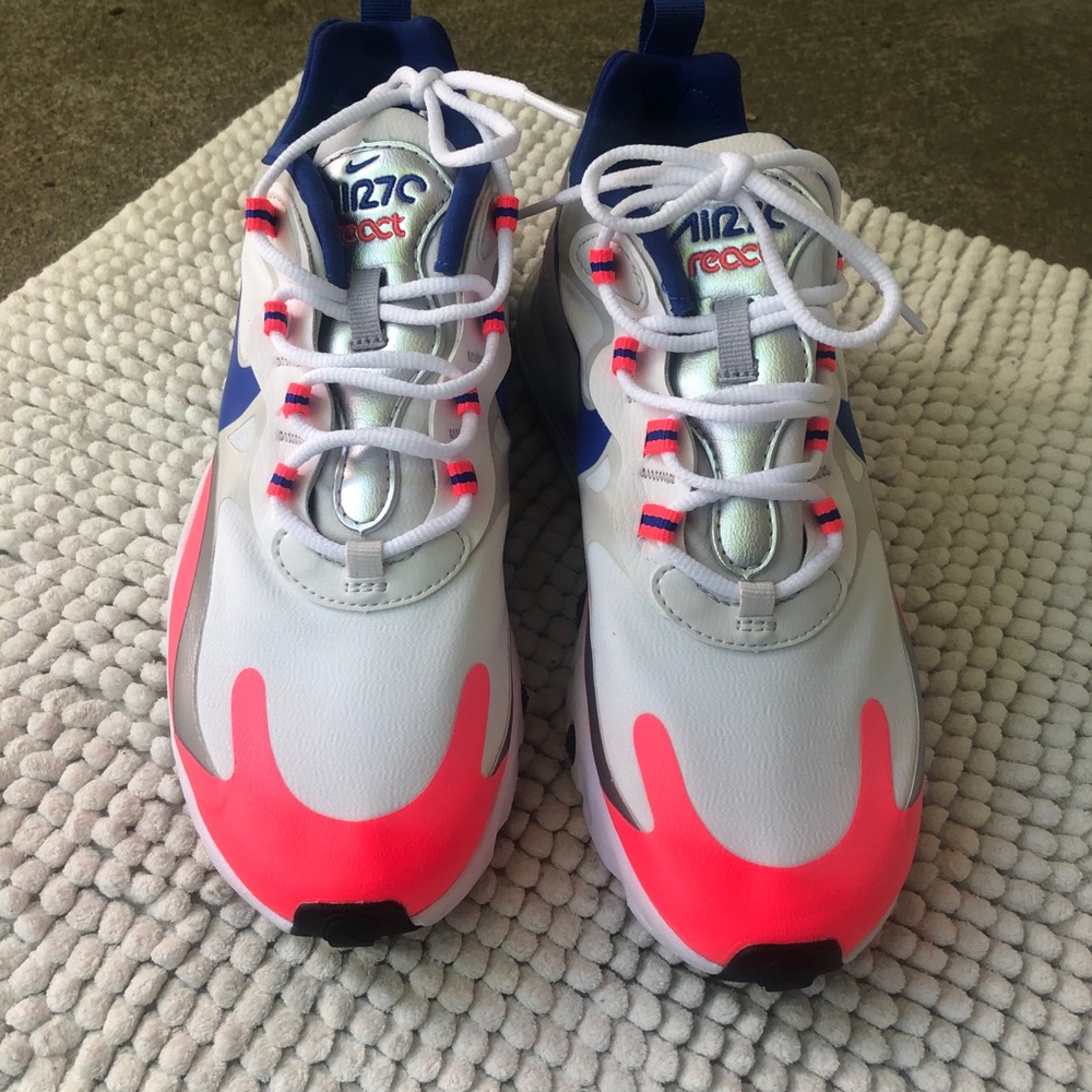 Like New Nike Women’s Air Max 270